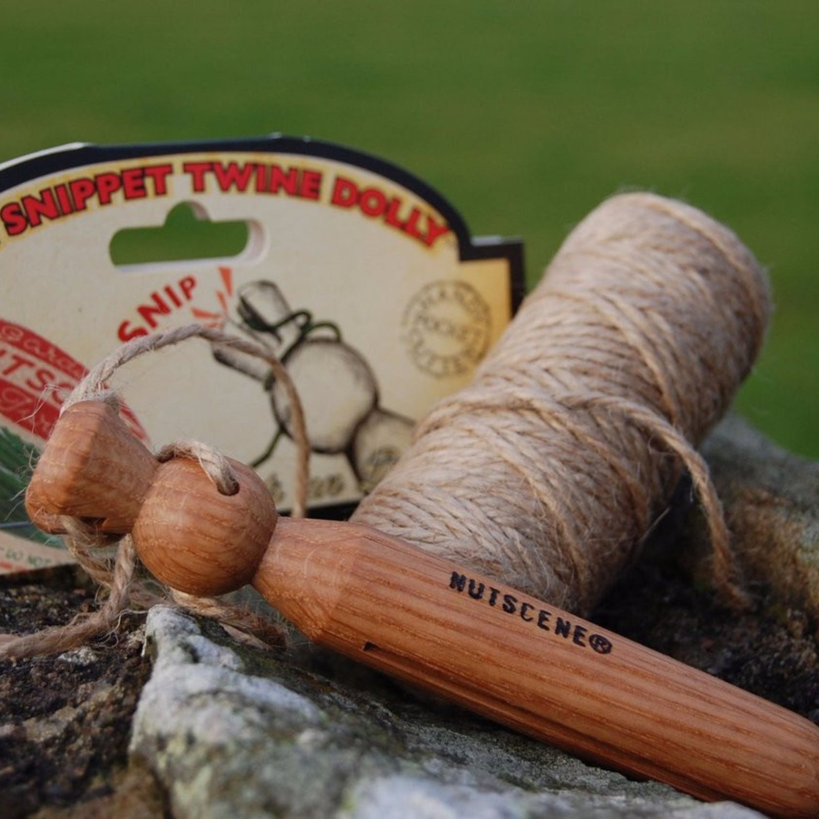 Snippet Twine Dolly Wearable Garden Twine Cutter